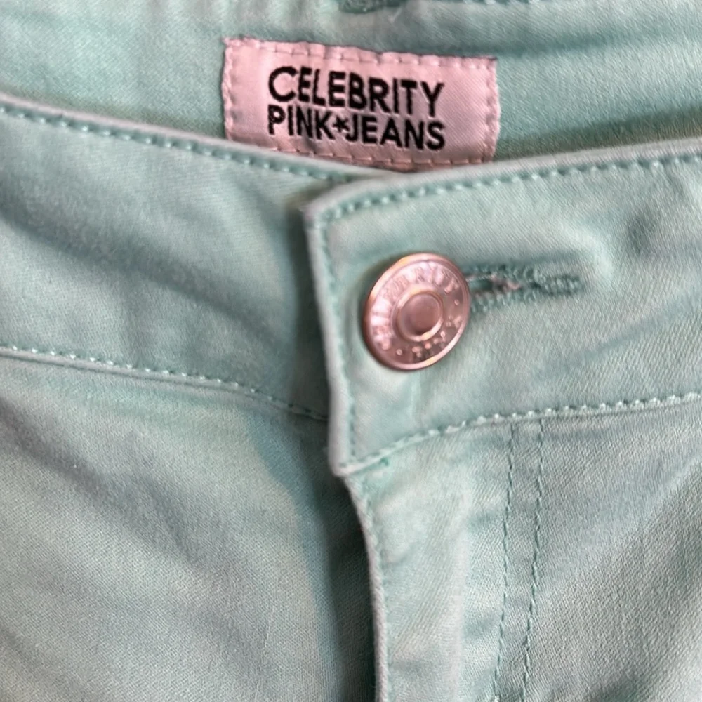 CELEBRITY PINK•JEANS Junior Size 7 Super Short Shorts in Spring Green